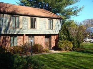 1 Winston Ct, Amherst, MA 01002