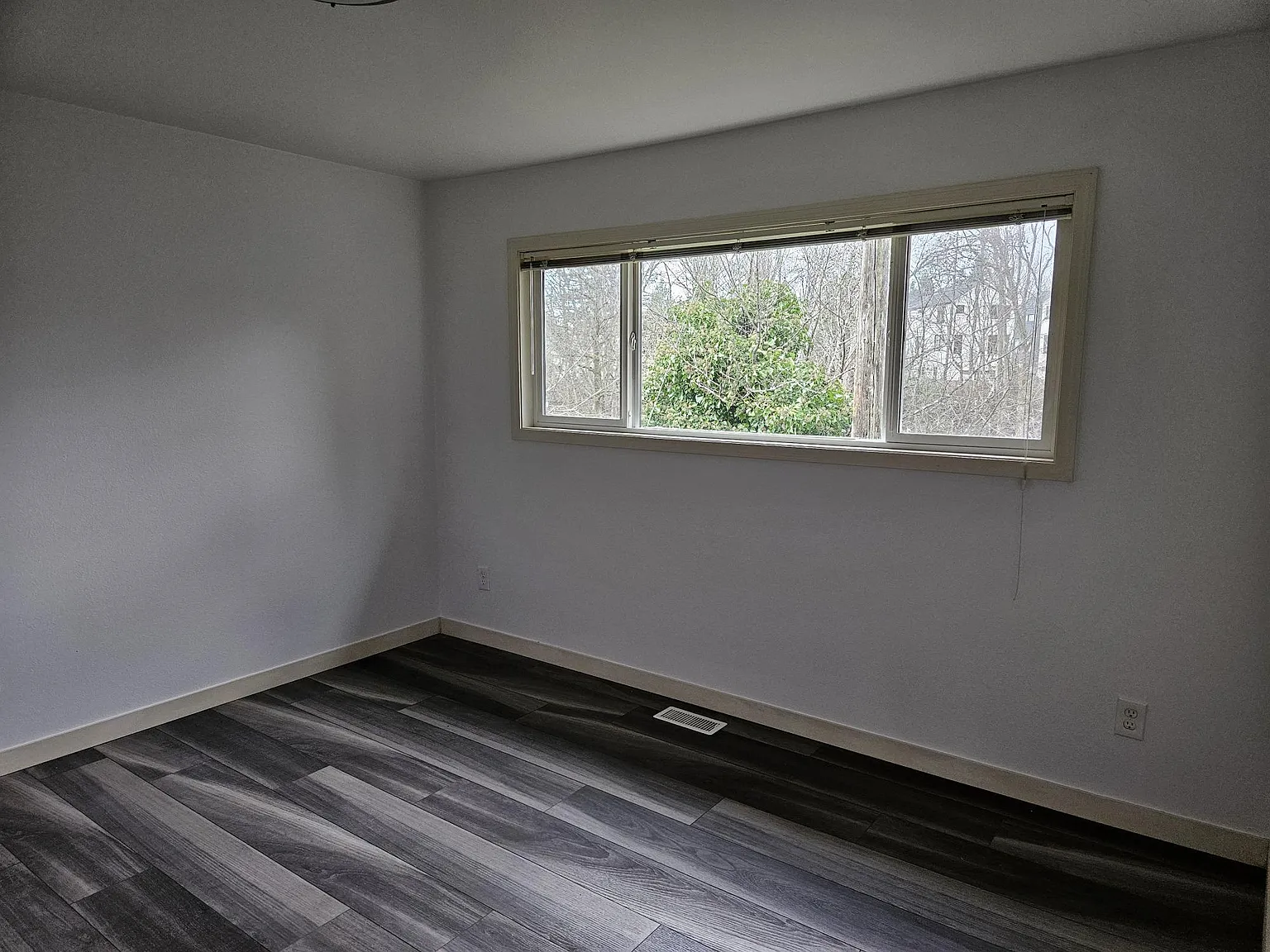 3 bed, 1200 sqft, $3,500 — Photo 4