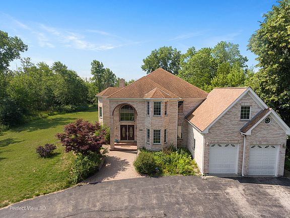 3rd image of 3985 Lake Park Ave
