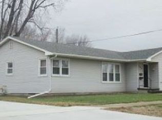 208 4th St NW, Le Mars, IA 51031