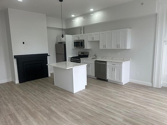 3rd image of 386 High St