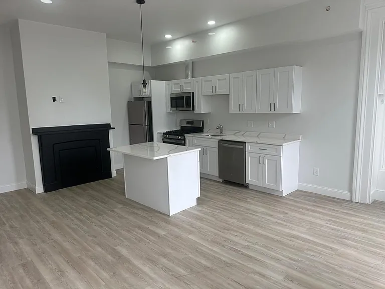 386 High St — Photo 3