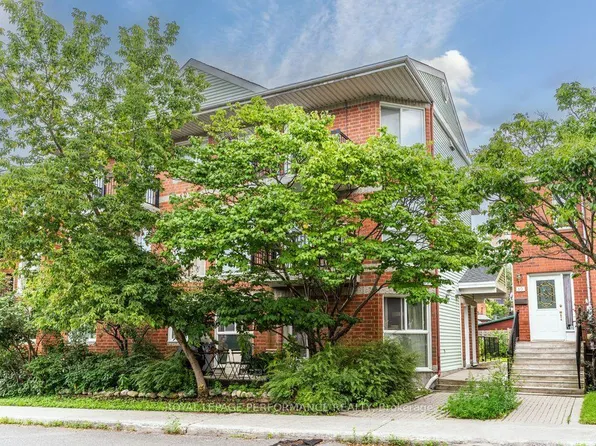 6 Omeara St #3, Ottawa, ON K1Y 4T1