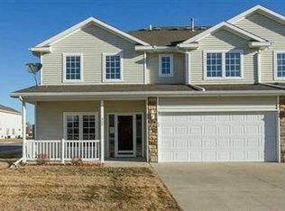 909 Red Hawk Way SE, Altoona, IA 50009