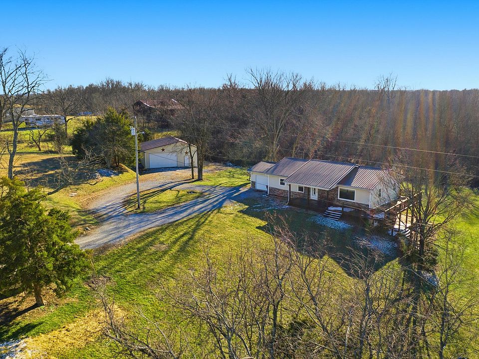 1676 Graves Rd, Stamping Ground, KY 40379 | Zillow