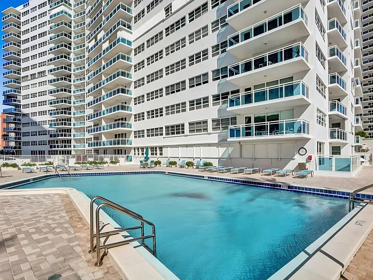 3430 Galt Ocean Dr #1 — Photo 40