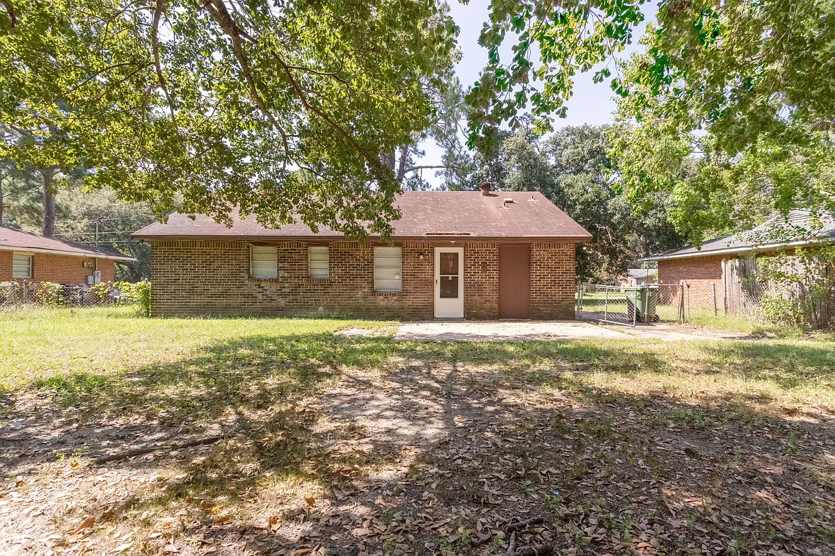 Building Photo - 702 Placid Dr