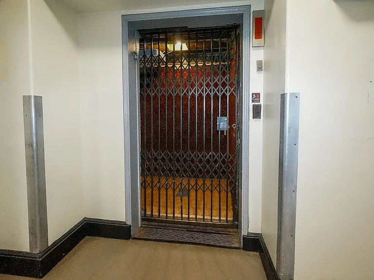 Arlington Apartments — Photo 10