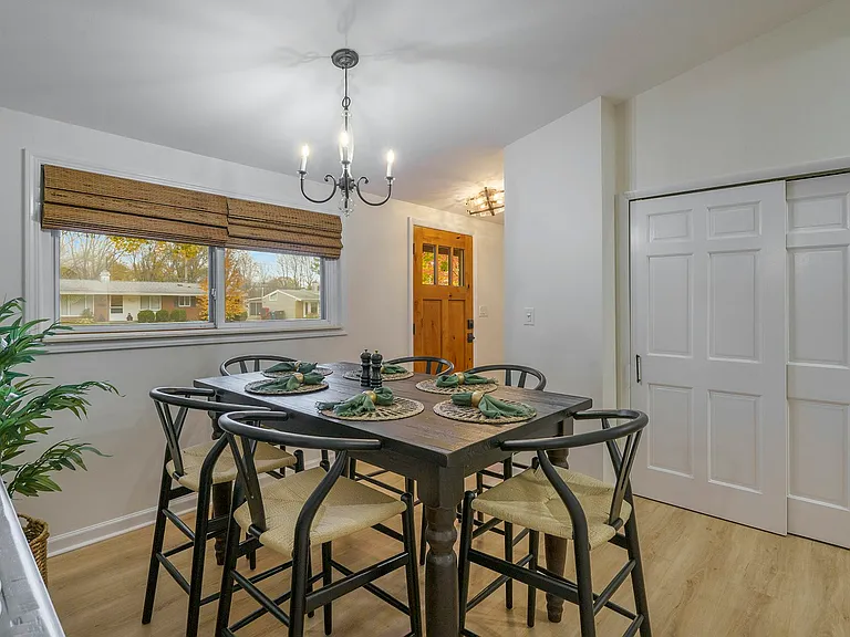 2804 Canterbury Rd — Photo 4