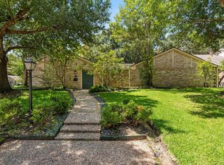 13703 Queensbury Ln, Houston, TX 77079