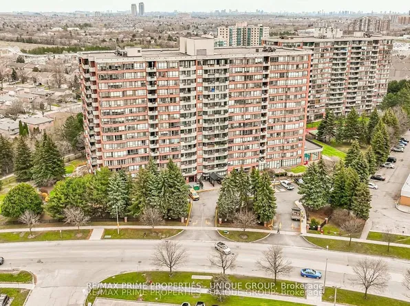 33 Weldrick Rd E #209, Richmond Hill, ON L4C 8W4