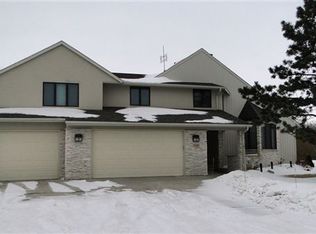 346 Schnell Dr, Oxbow, ND 58047