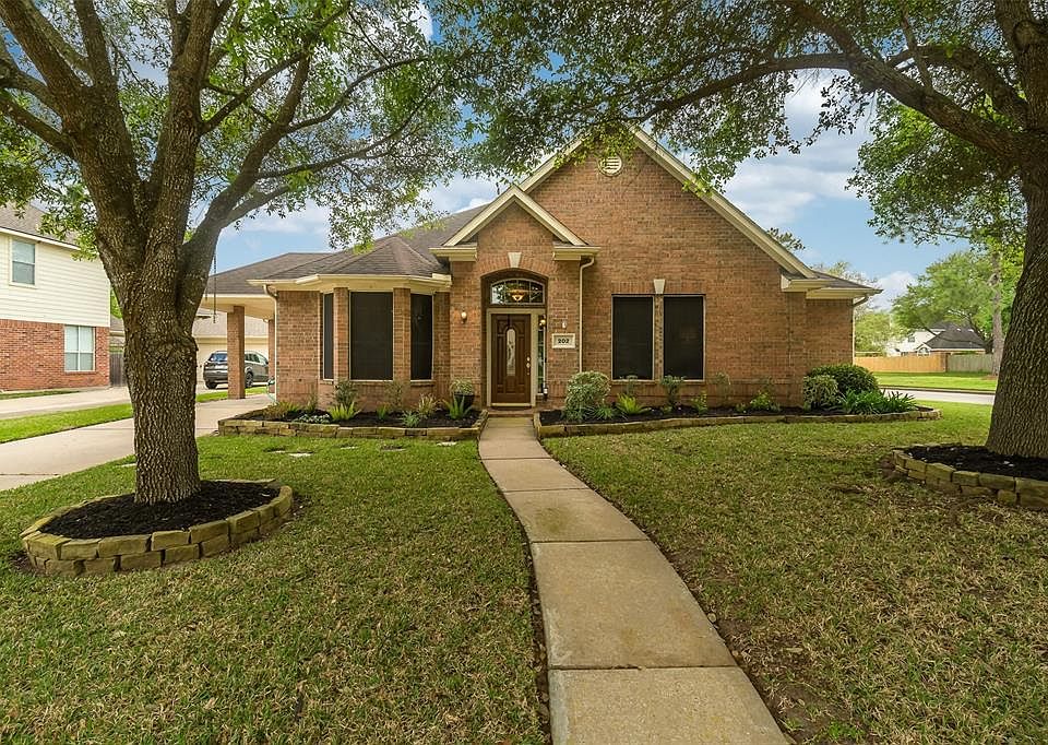 1st image of 202 Rustic Oaks Dr