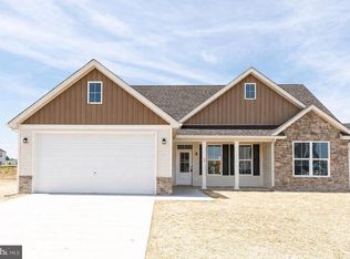 40 Glenaire Rd, Bunker Hill, WV