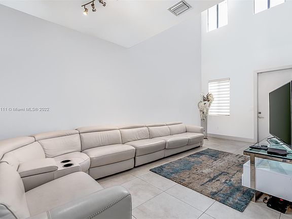 2nd image of 10230 NW 72nd Ter Unit 10230