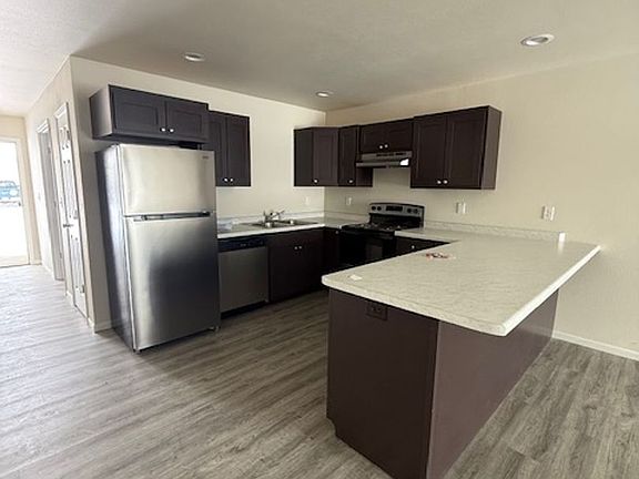 5th image of 301-301 Brock Ave