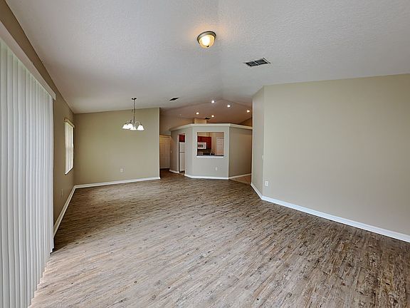 4th image of 10645 Leader Ln
