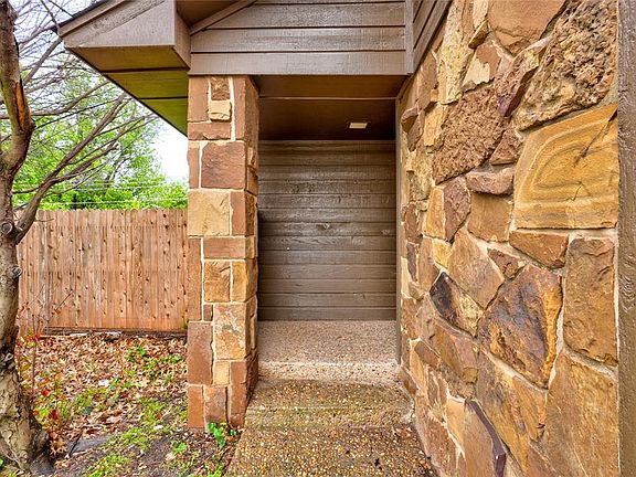 2nd image of 608 Ottawa Pl