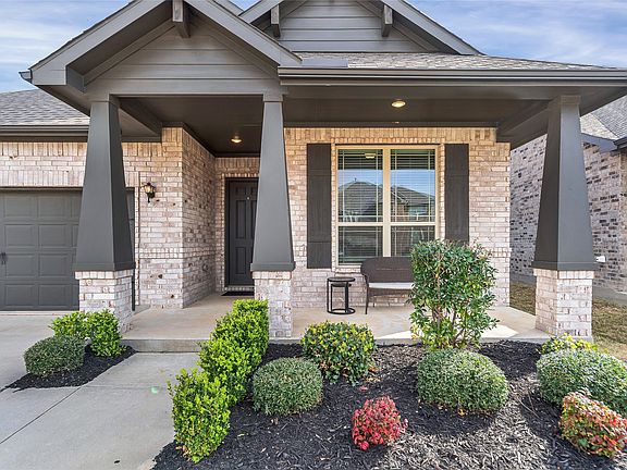 3rd image of 1404 Arrowwood Dr