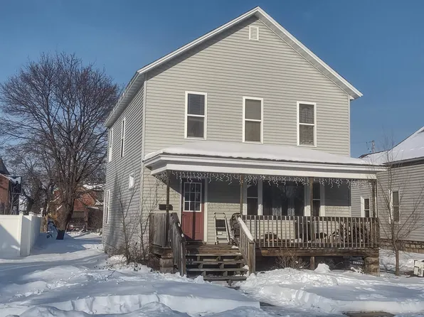 1612 13th Ave, Menominee, MI 49858