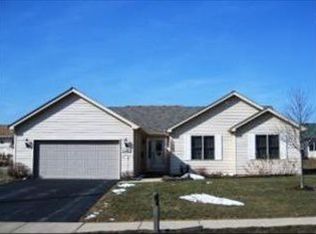 1601 Tappan St, Woodstock, IL 60098