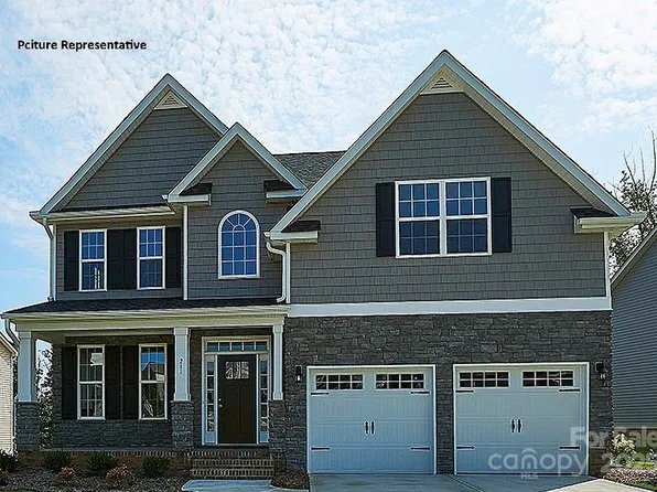 8016 Plymouth Dr, Sherrills Ford, NC 28673