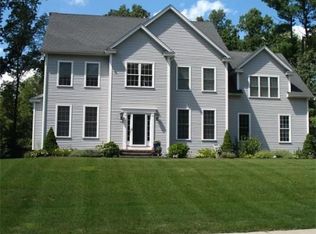 14 Magnolia Ln, North Grafton, MA 01536