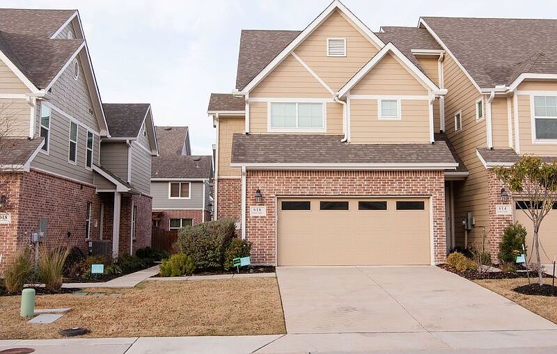 1st image of 616 Laurel Ln