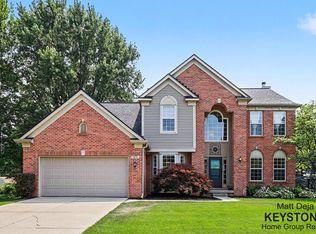3870 Windwood Dr NE, Rockford, MI 49341