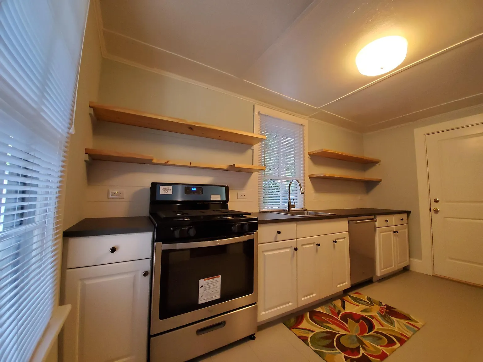 1001 S Person St — Photo 2