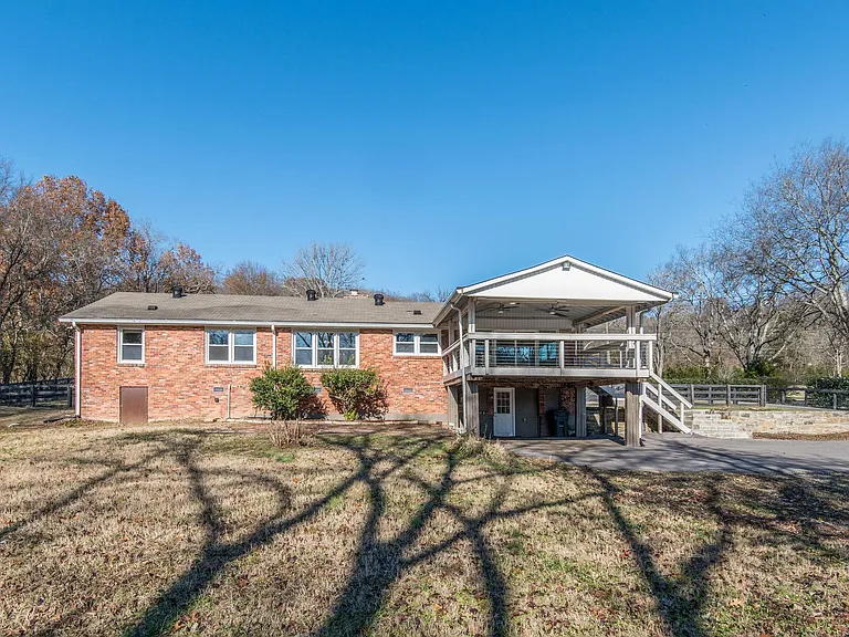 6398 Temple Rd — Photo 16