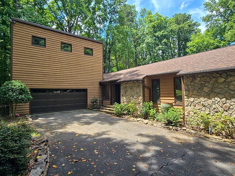 632 Browning Pl — Photo 2