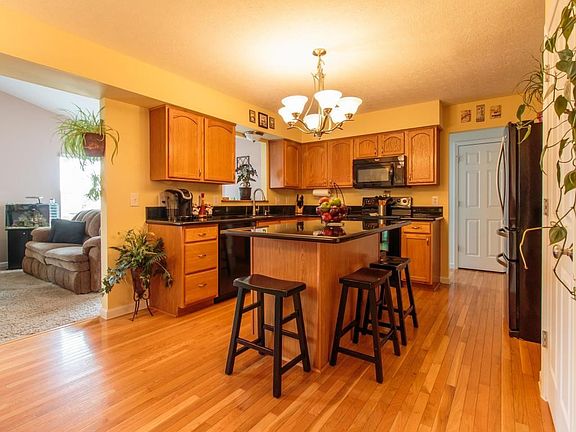 5th image of 589 Cranborn Ct