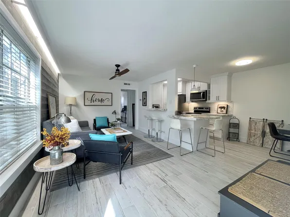 1855 Portsmouth St #7D, Houston, TX 77098