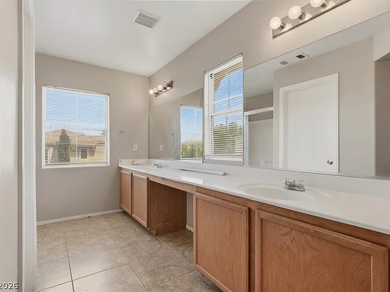 10404 Dark Sands Ave — Photo 12