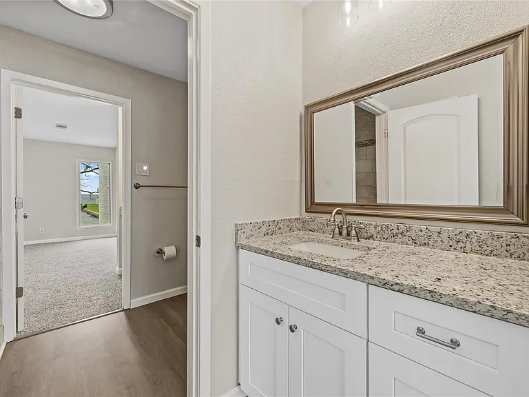 100 Edgewater Dr #32 — Photo 15