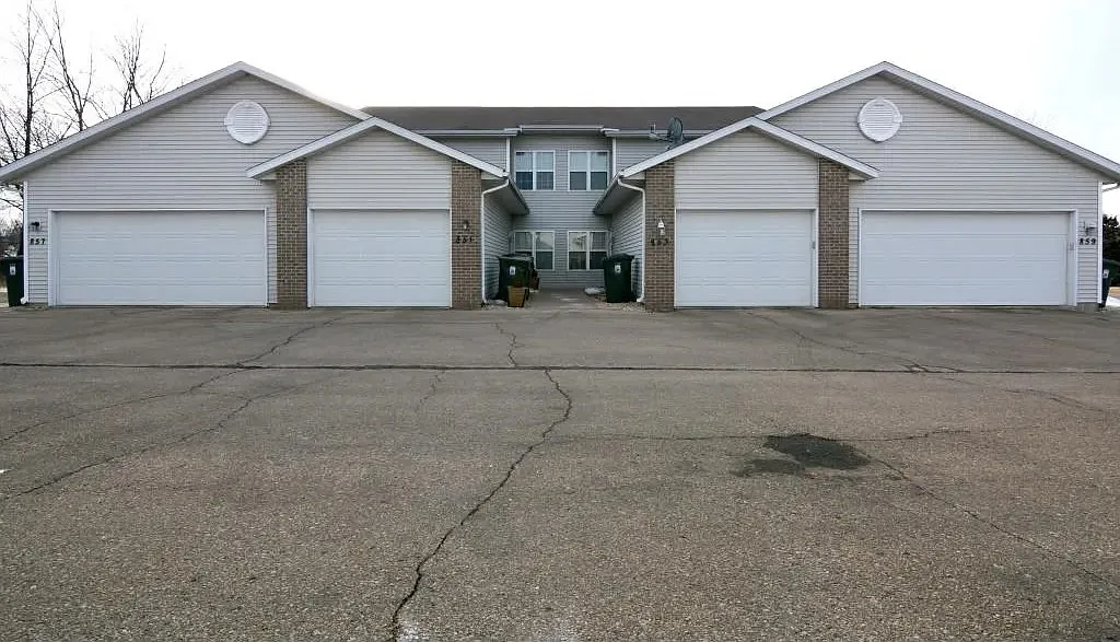 2 bed, 1200 sqft, $1,750 — Photo 1