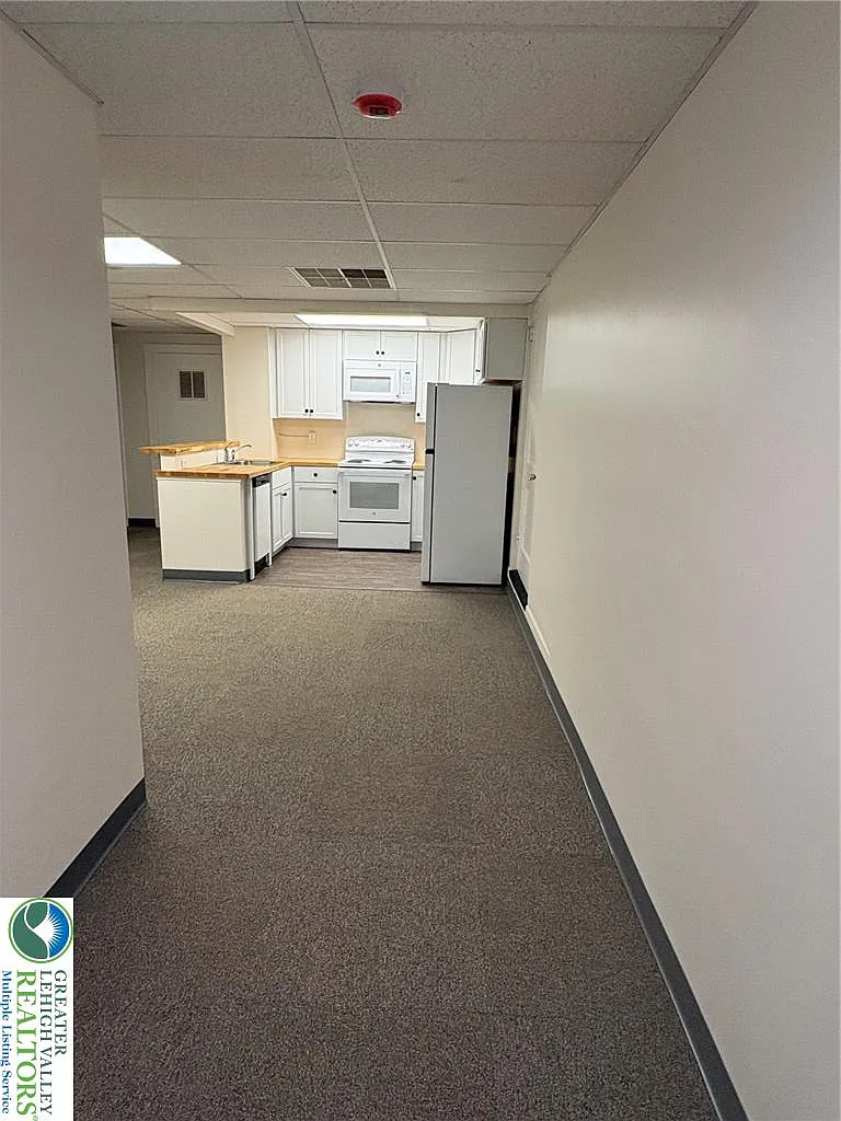 2 bed, 848 sqft, $1,375 — Photo 4
