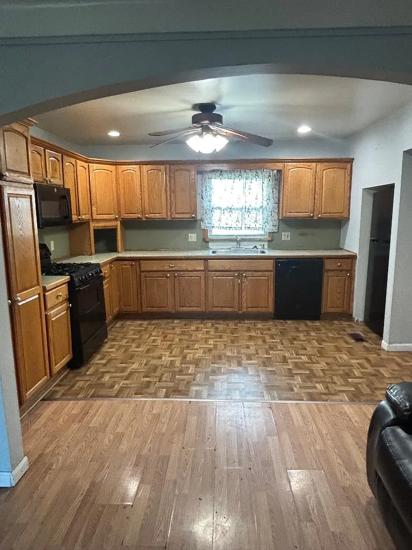 3 bed, 1014 sqft, $1,500 — Photo 3