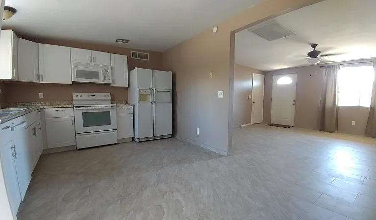 3947 E Drexel Rd — Photo 4