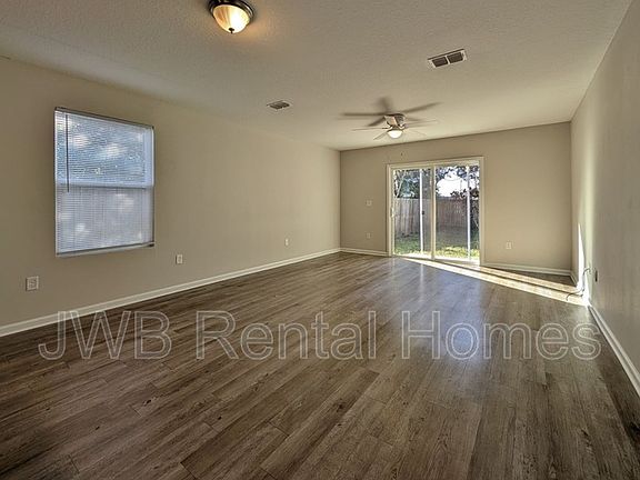 5th image of 8228 Berry Ave