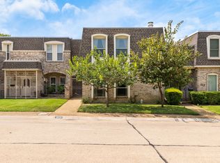 3020 Stonehenge Ln, Carrollton, TX 75006