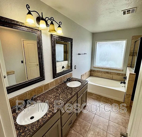 8205 NW 83rd Ter — Photo 19