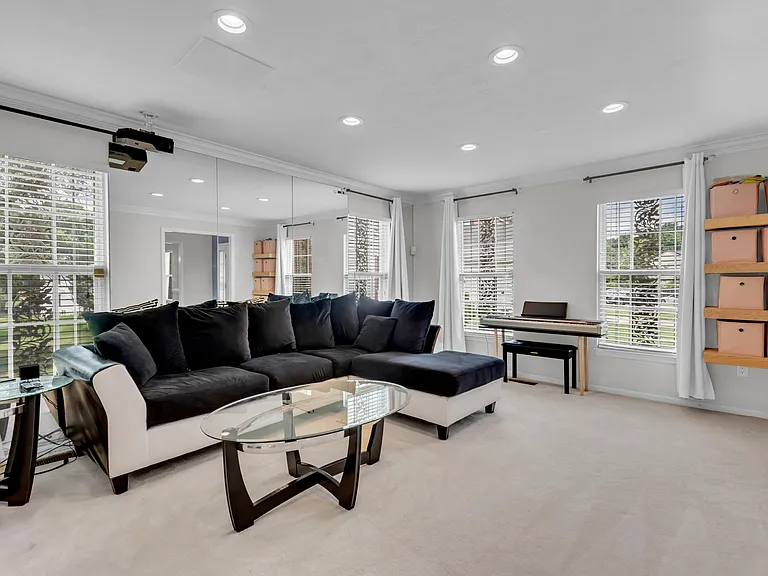 1402 Bermuda Dunes Ct — Photo 4