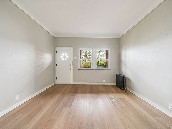 2nd image of 1805 Pallas St