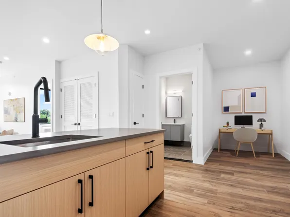 500 Communipaw Avenue image 1 of 19