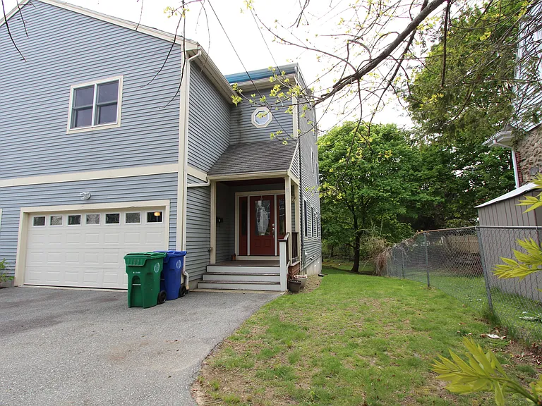 31 Florence St #31 — Photo 52