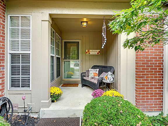 3rd image of 1730 Emerald Glade Ln