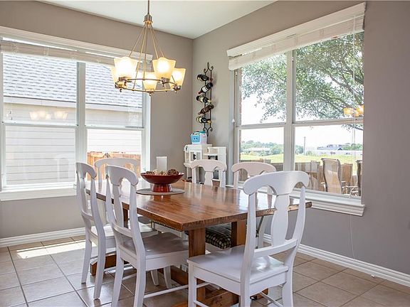 4th image of 1400 Pecan Valley Dr
