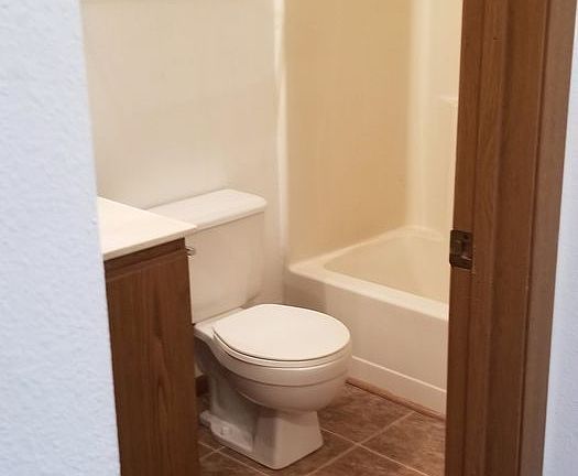 5th image of 107 22nd St NW APT 203